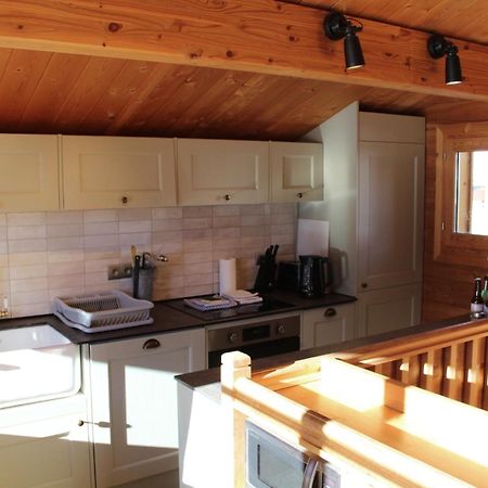 Cosy 4 Bedroom Chalet With Hot Tub Saint-Marcel  Extérieur photo