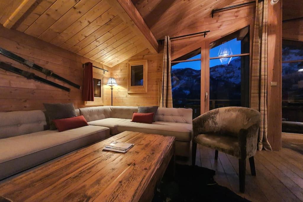 Cosy 4 Bedroom Chalet With Hot Tub Saint-Marcel  Extérieur photo