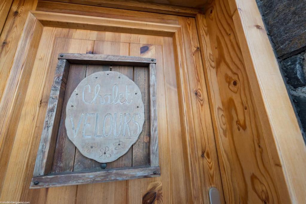 Cosy 4 Bedroom Chalet With Hot Tub Saint-Marcel  Extérieur photo