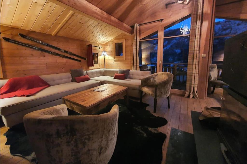 Cosy 4 Bedroom Chalet With Hot Tub Saint-Marcel  Extérieur photo