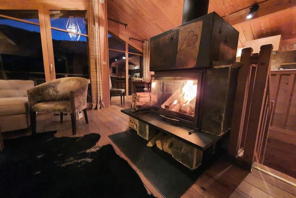 Cosy 4 Bedroom Chalet With Hot Tub Saint-Marcel  Extérieur photo