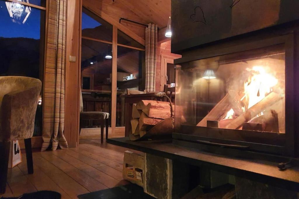 Cosy 4 Bedroom Chalet With Hot Tub Saint-Marcel  Extérieur photo