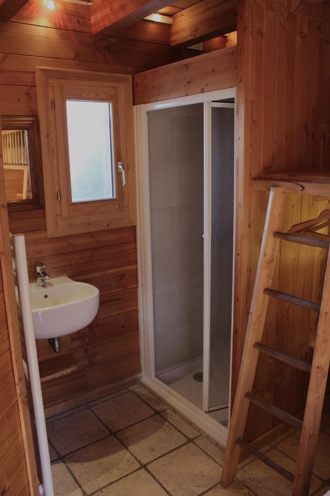 Cosy 4 Bedroom Chalet With Hot Tub Saint-Marcel  Extérieur photo