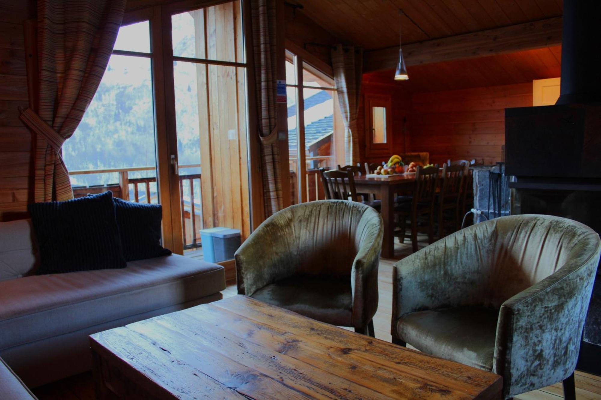 Cosy 4 Bedroom Chalet With Hot Tub Saint-Marcel  Extérieur photo