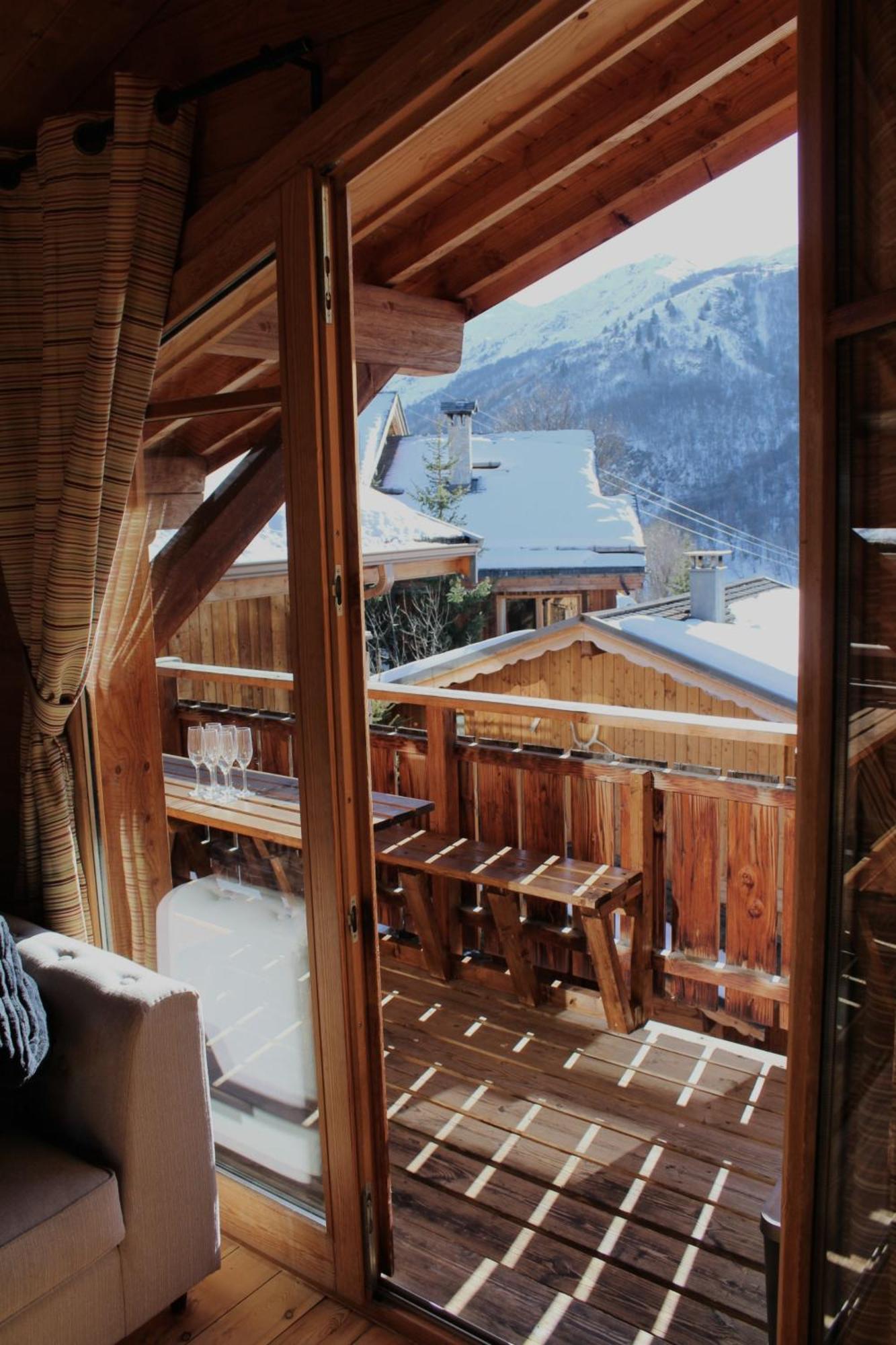 Cosy 4 Bedroom Chalet With Hot Tub Saint-Marcel  Extérieur photo