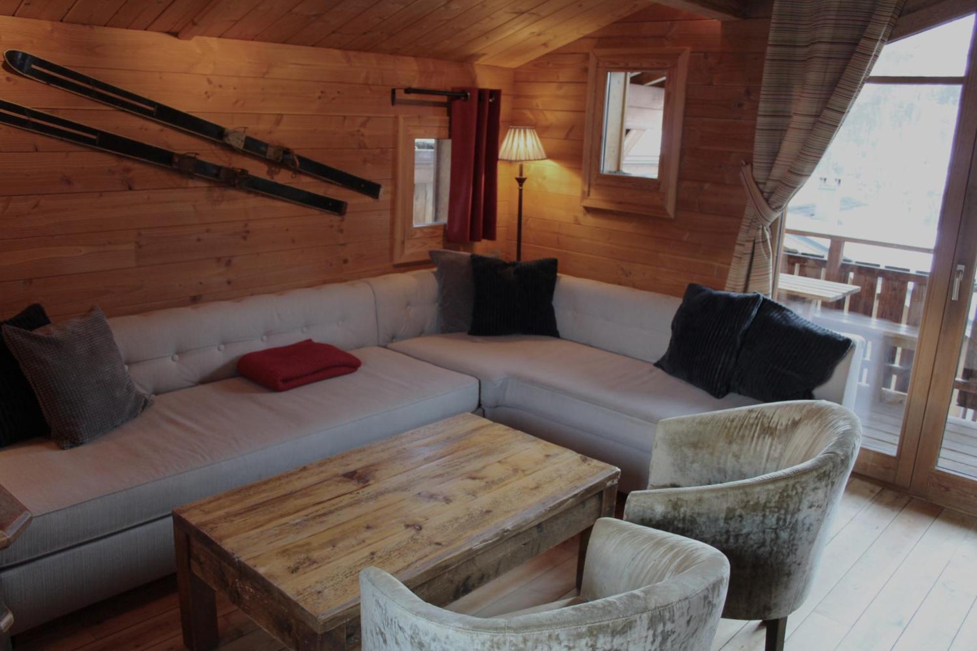 Cosy 4 Bedroom Chalet With Hot Tub Saint-Marcel  Extérieur photo