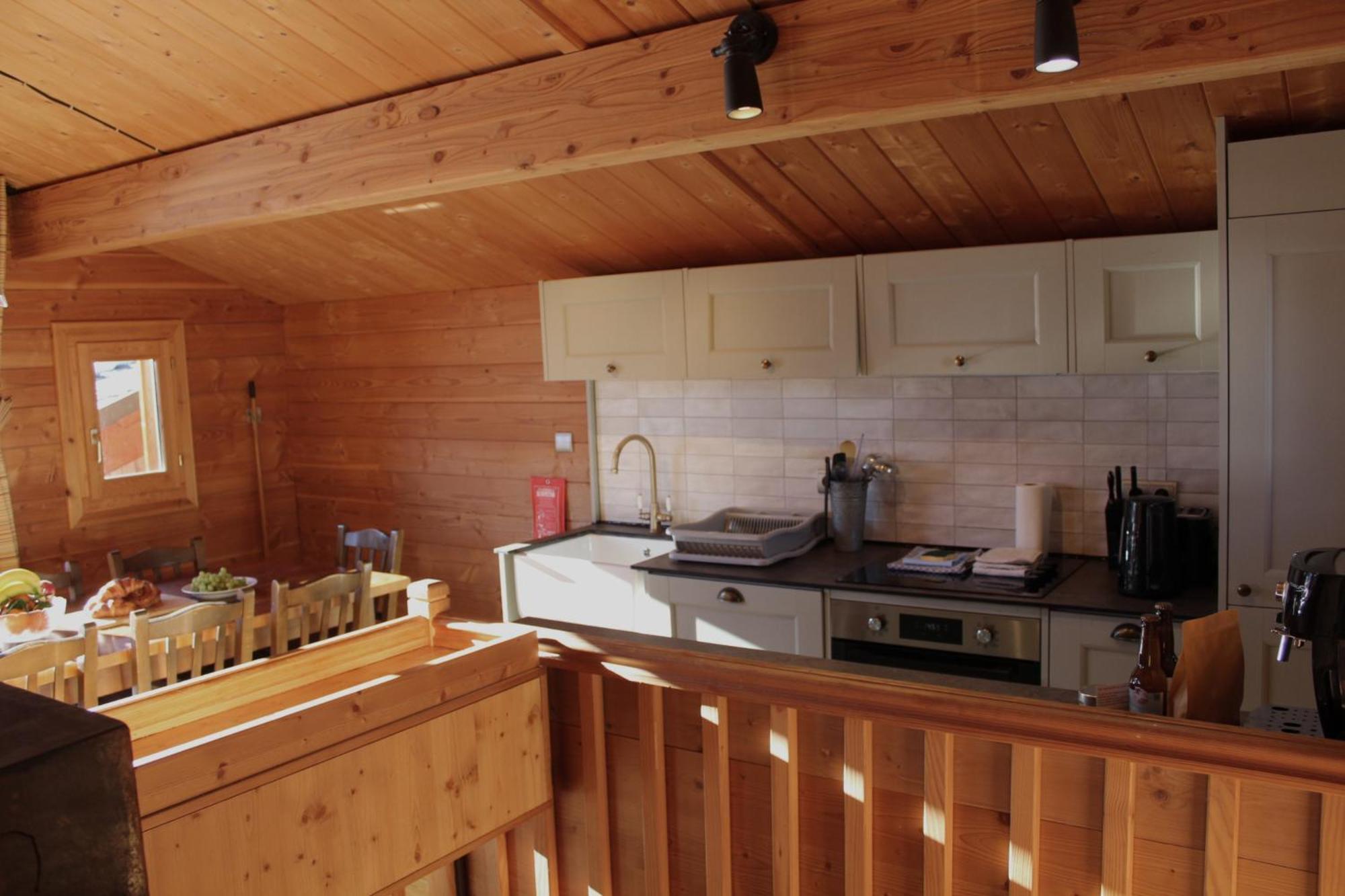 Cosy 4 Bedroom Chalet With Hot Tub Saint-Marcel  Extérieur photo